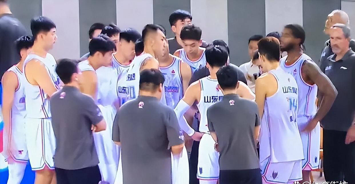 开云首页体验-NBA总决赛赛程吃紧；山东男篮集结日止住颓势；悬念犹存；更衣室氛围转暖