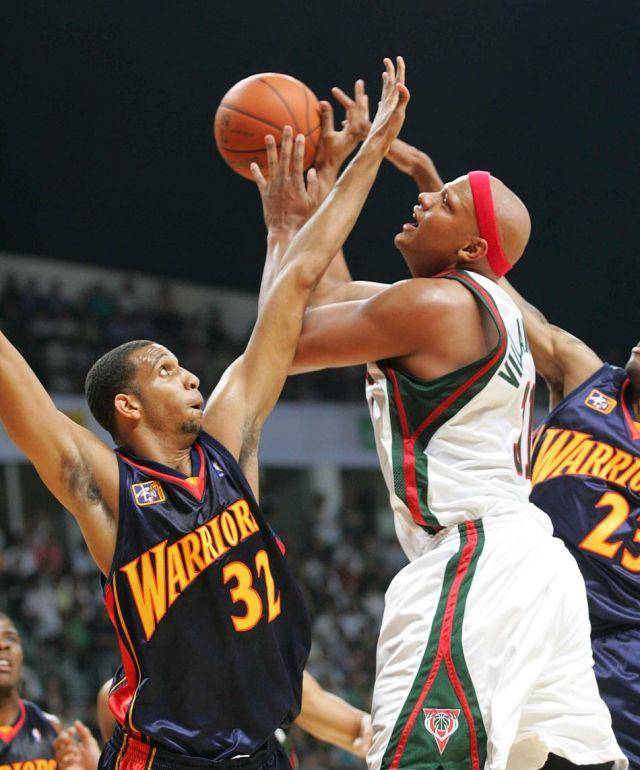 荷甲倒计时，密尔沃基雄鹿窗口期战术微调，细节引发关注，媒体盛赞，赛季目标并未改变的简单介绍