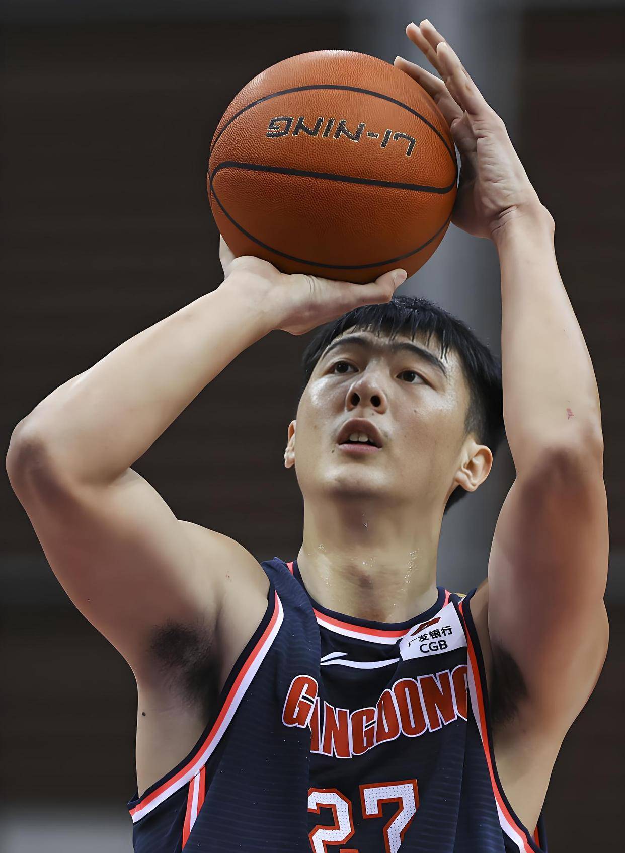 关于冲刺阶段广东宏远备战西甲，完成体检细节曝光，震撼外界，赛程密集仍需轮换的信息