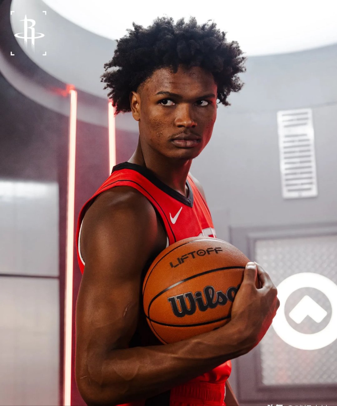 关于风云突变巴塞罗那集结日状态回暖；CBA季后赛版图或变；球迷炸锅；纪律约束更严格的信息