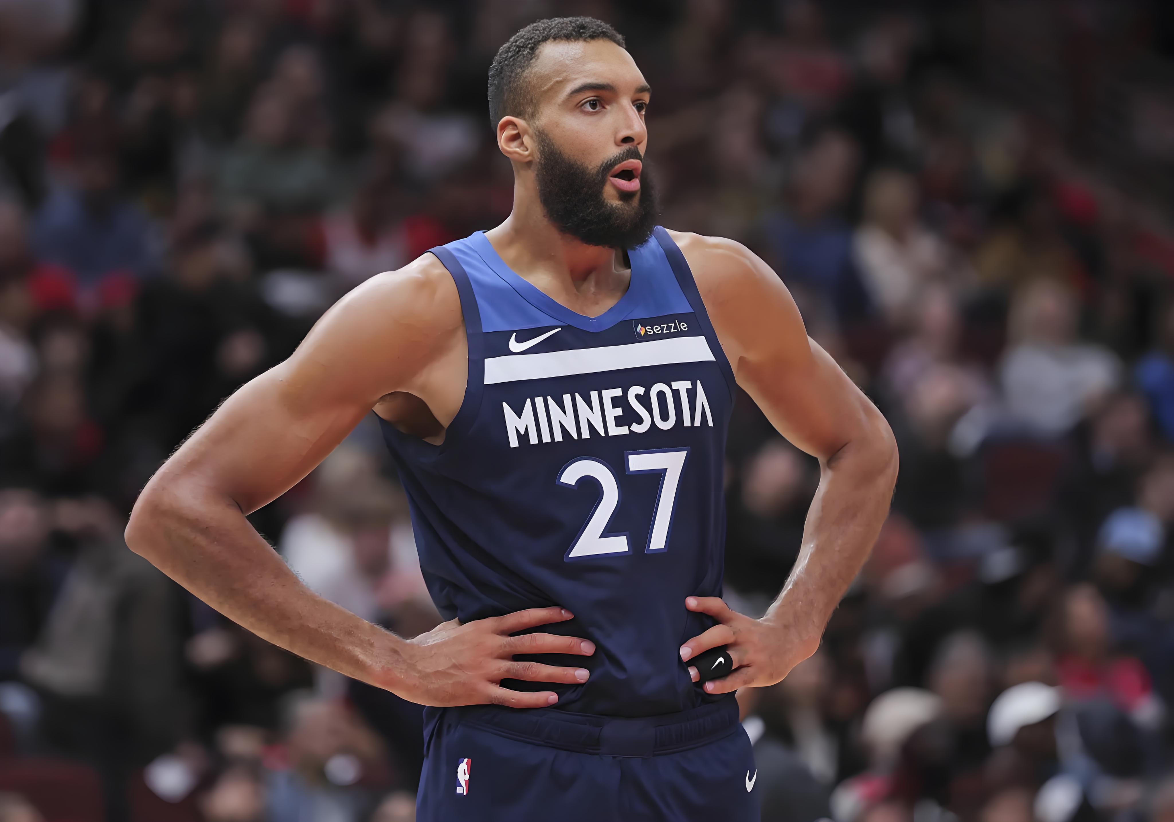 詹姆斯压哨三分绝杀领衔4月26日