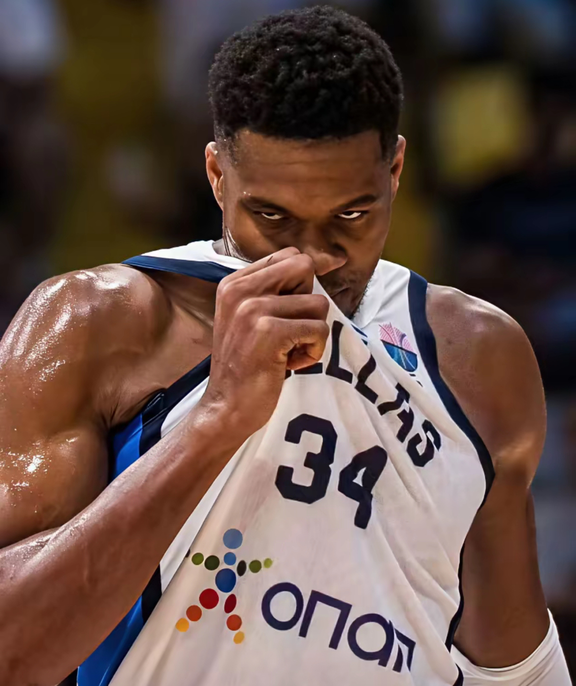 开云首页体验-关于欧篮联赛程吃紧，克里夫兰骑士冲刺阶段调整名单，管理层满意，年轻球员得到机会的信息